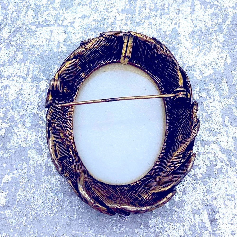 Vintage Antique Gold Tone Oval Hand Painted Porcelain Floral Brooch/ Pendant - Picture 4 of 6